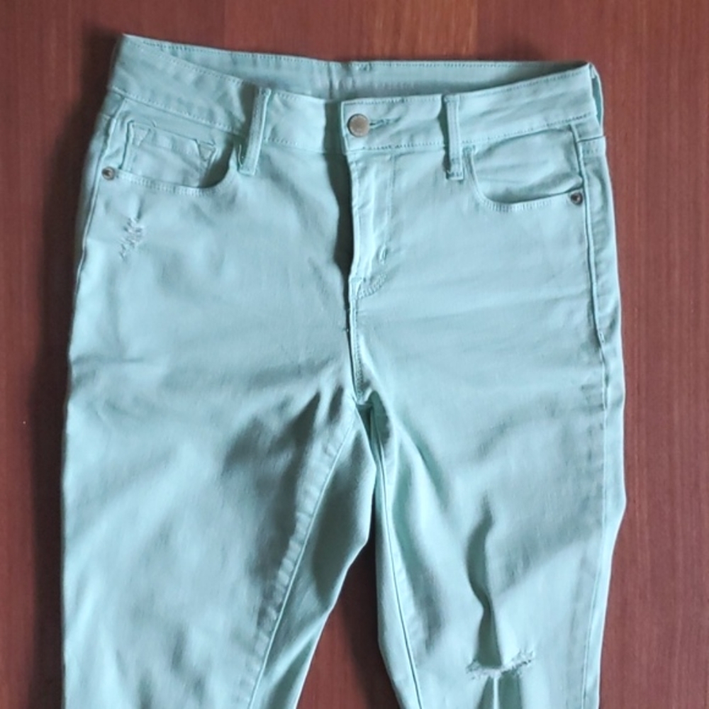 NWOT Old Navy Distressed Rockstar Mid-Rise Mint Green Size 6